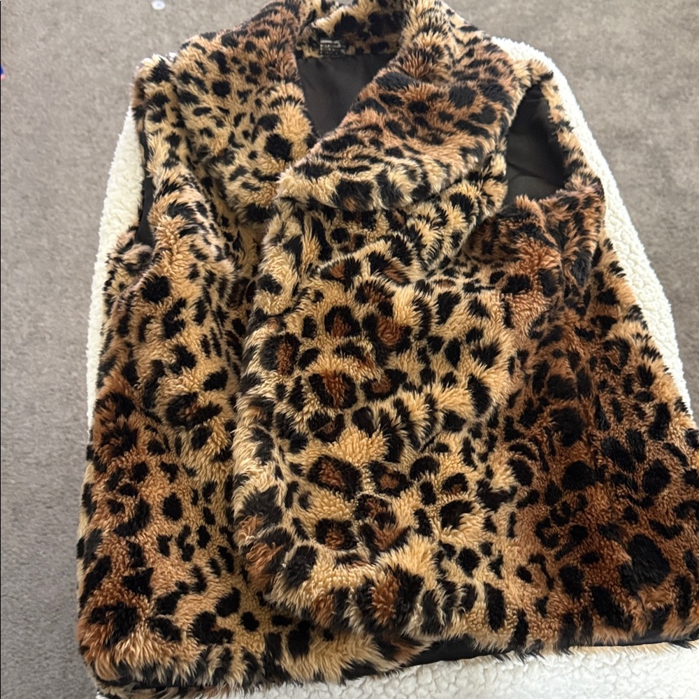 Leopard Print Faux Fur Vest